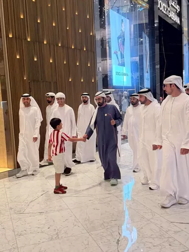 A moment kilaan and his family will cherish forever 🤍✨ During a visit to Dubai Mall, Kilaanwolf had the incredible opportunity to meet the Dubai Ruler HH Sheikh Mohamed bin Rashid Al Maktoum and share a special moment together. 🇦🇪❤️
