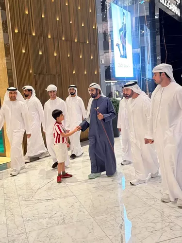 A moment kilaan and his family will cherish forever 🤍✨ During a visit to Dubai Mall, Kilaanwolf had the incredible opportunity to meet the Dubai Ruler HH Sheikh Mohamed bin Rashid Al Maktoum and share a special moment together. 🇦🇪❤️