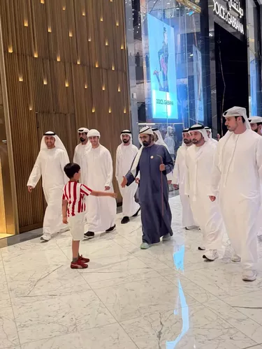 A moment kilaan and his family will cherish forever 🤍✨ During a visit to Dubai Mall, Kilaanwolf had the incredible opportunity to meet the Dubai Ruler HH Sheikh Mohamed bin Rashid Al Maktoum and share a special moment together. 🇦🇪❤️