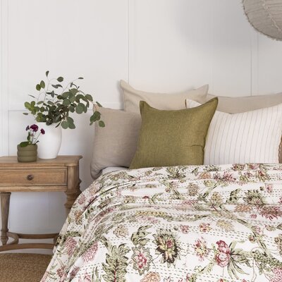 How to Choose the Perfect Quilt for Your Bedroom
