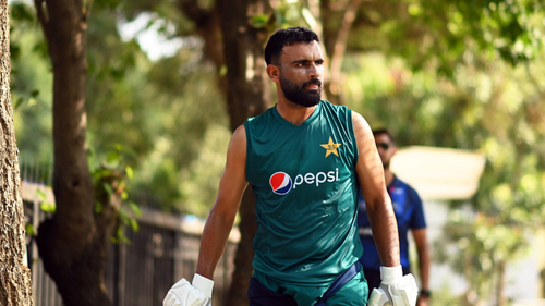 Struggling Pakistan Batsman Fakhar Zaman Suffers Knee Injury