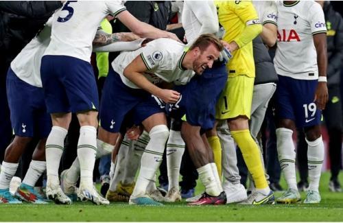 Kane Becomes Spurs' Record Scorer As Man City Suffer Title Blow