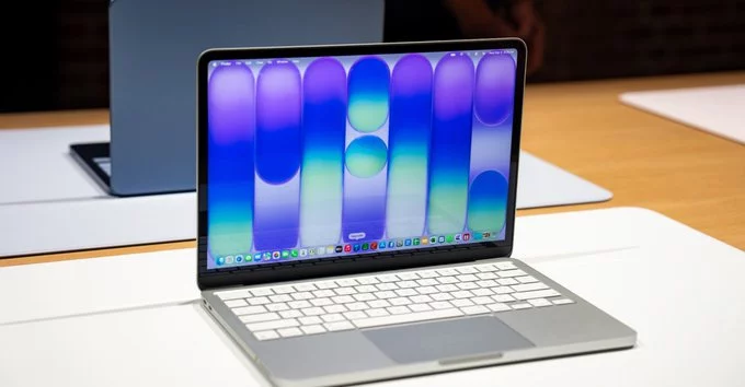 MacBook Neo Hands-On: Apple’s $599 Color Gamble