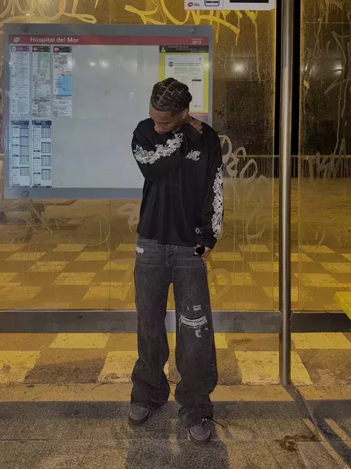 Chrome Hearts sweatshirt stitching patterns and build quality notes