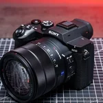 Sony RX10 Superzoom Returns: Stacked Sensor, Premium Price – Worth It?