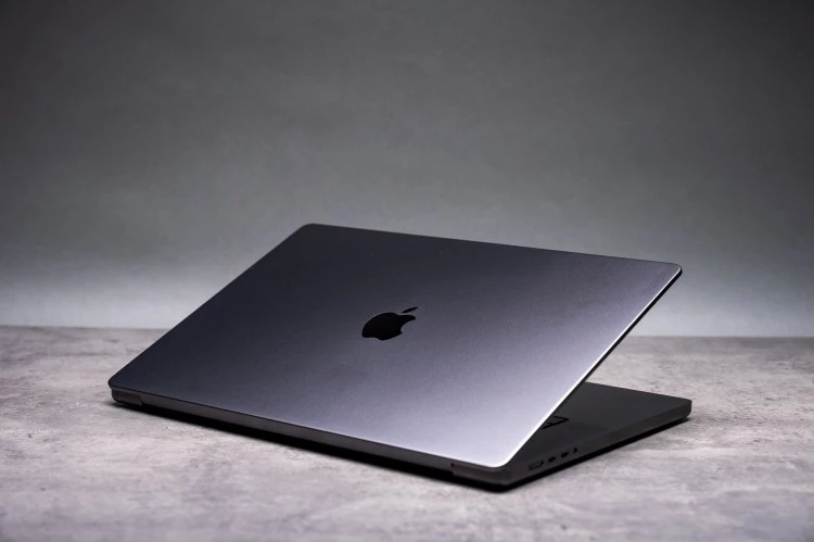 Apple’s Most Powerful Macs May Wait Until 2027 for Major Processor Upgrades