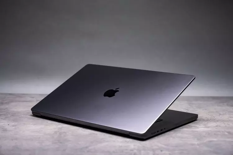 Apple’s Most Powerful Macs May Wait Until 2027 for Major Processor Upgrades