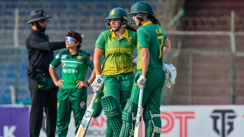 De Klerk’s Maiden Fifty Help Proteas Post Decent Total