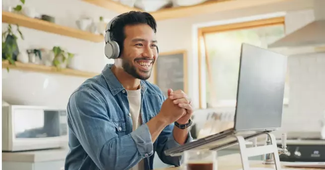 Remote-Hybrid Jobs In 2026: Do Experts Predict Sizzle Or Fizzle?