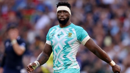 Siya Defends Manie's Goal-Kicking