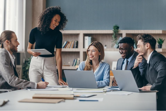 Performance Reviews 2025: Making Feedback More Equitable in a Down Workforce