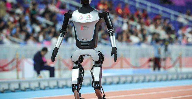 Humanoid Robots Surge: China Warns of Bubble