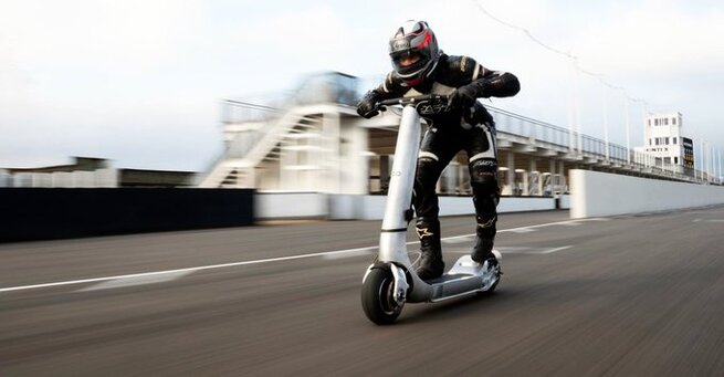 Bo Turbo Electric Scooter Hits 100mph and Outpaces Tesla Model 3