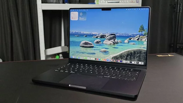 Apple OLED MacBook Pro Upgrade Could Arrive Sooner Than Expected