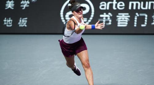 Andreescu Beats Raducanu To Advance In Miami