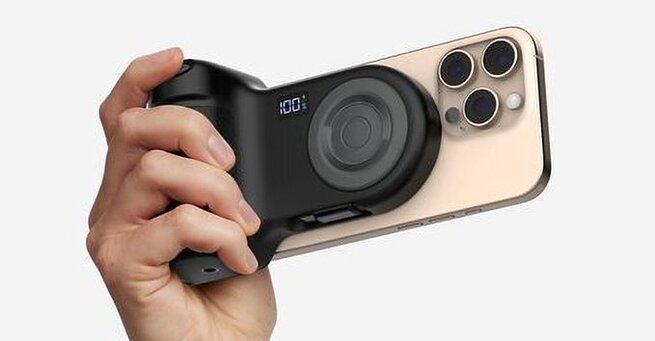 Belkin’s $80 PowerGrip Turns Phones Into Pro Cameras