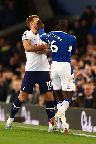 Everton Boss Dyche Criticises Rise Of Gamesmanship After Kane Incident