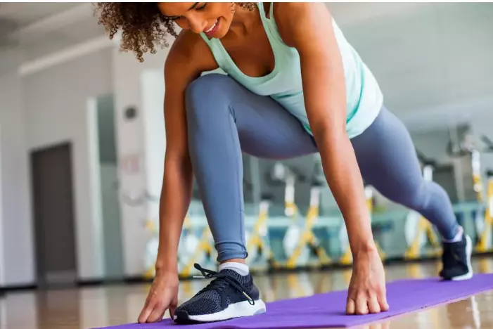 5 Reasons ‘Snack-Sized Workouts’ Are The Hottest 2026 Wellness Hit