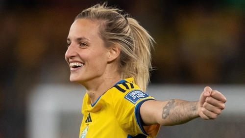 Sweden Pip Spain To The Summit