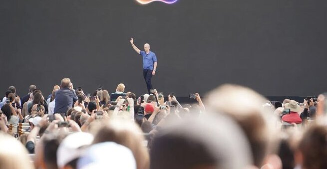 Tim Cook Could Step Down Soon