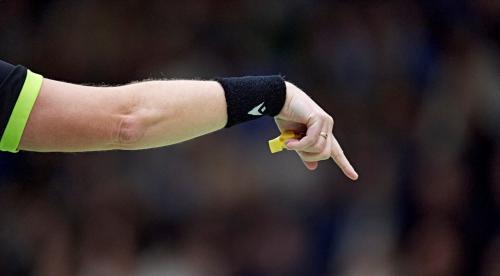 Egyptian FA Suspend Referee After He Watched Replay On Mobile Phone