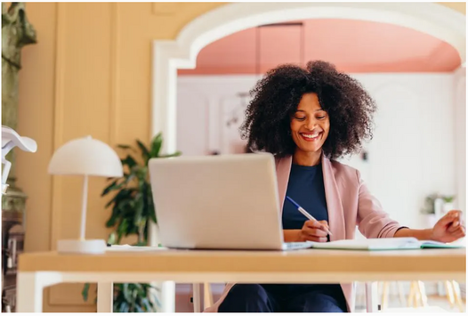 10 Hottest Entry-Level Remote Jobs That Pay $20+/Hr In 2025