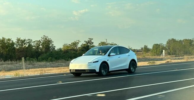 Tesla’s Cheaper Model Y Finally Breaks Cover In Texas