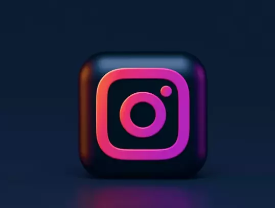 The Relationship Between Instagram Influencer Credibility and Consumer Buying Behavior