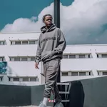 How Essential Hoodie and Hellstar Hoodie Inspire Everyday Summer Styling