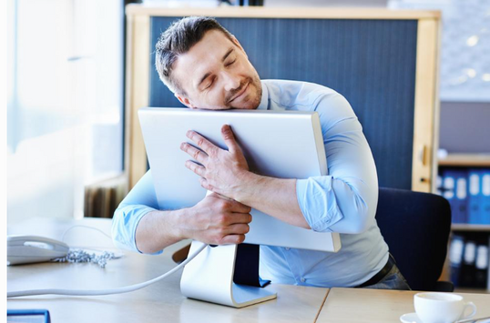 Job Hugging vs. Job Hopping: Which Pays More?