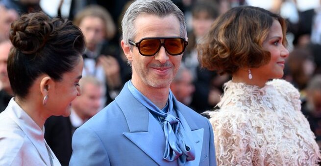 Social Network Sequel: Jeremy Strong as Mark Zuckerberg