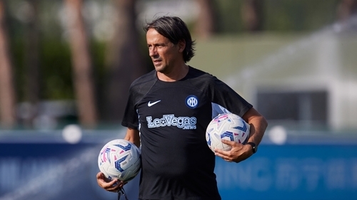 Inter Milan coach Simone Inzaghi has signed a new contract that will keep him at the club until 2025, the Serie A side said on T