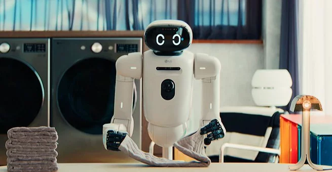 LG CLOiD Robot Transforms Your Home Life
