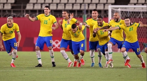 Brazil Held By Venezuela As Argentina Stay 100 Percent