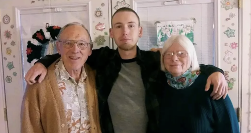 US Man, 81, Survives Week In Snowbank On Biscotti