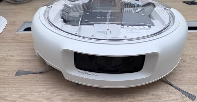DJI Romo Robot Vacuum First Look