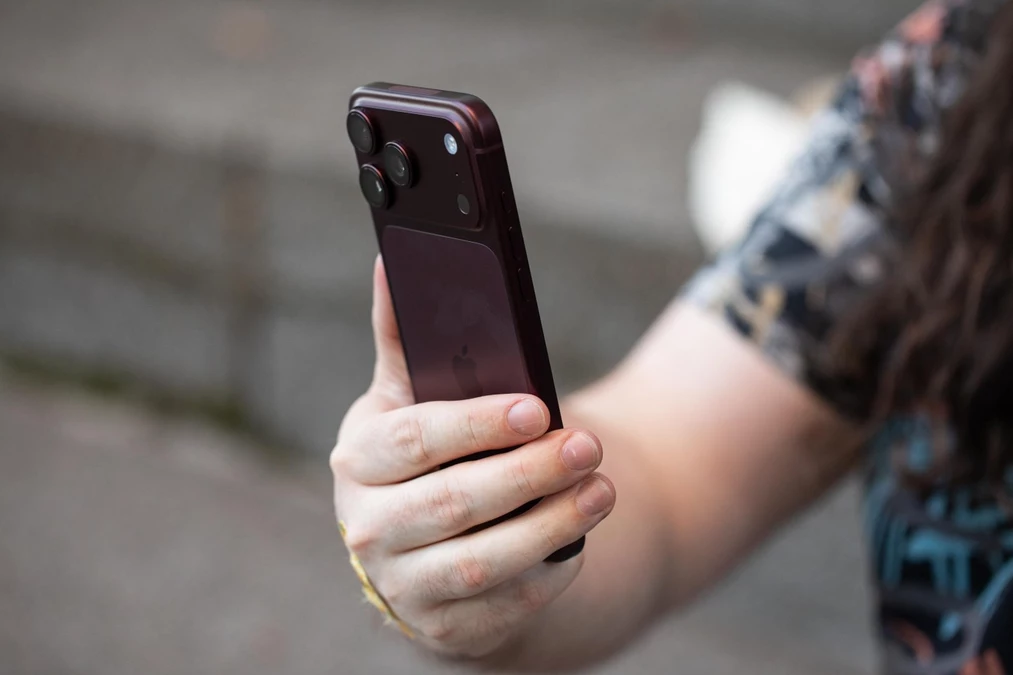 Apple's iPhone 18 Pro Max Battery Firmware Lock Explained