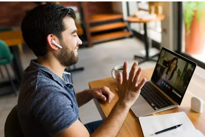How Freelancers Can Stop Getting Ghosted—And Actually Book The Client