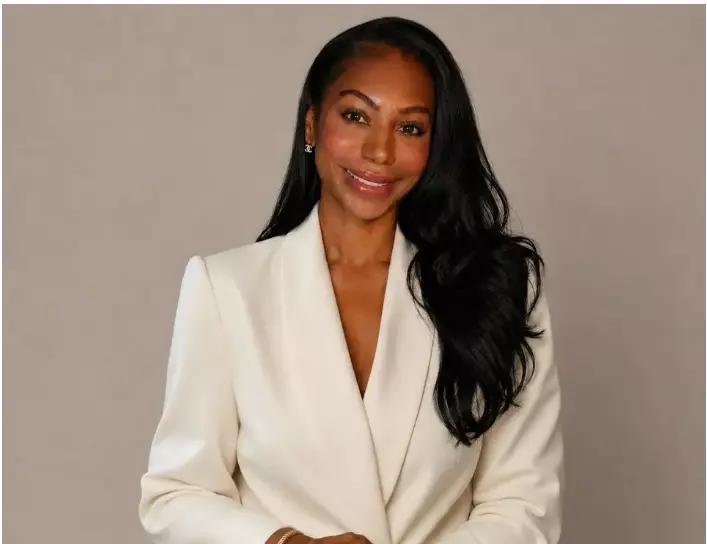 How She Earned the Highest Performance Rating 4 Times in a Row: Proven Career Strategies