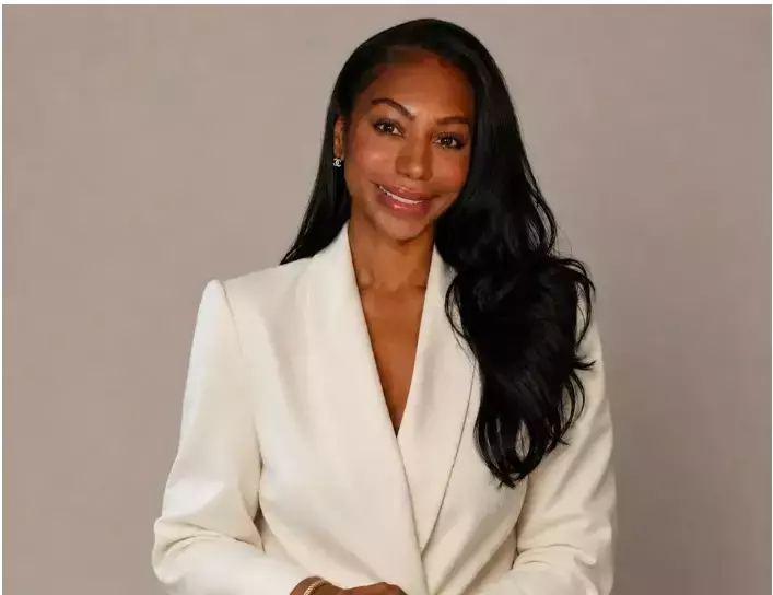 How She Earned the Highest Performance Rating 4 Times in a Row: Proven Career Strategies