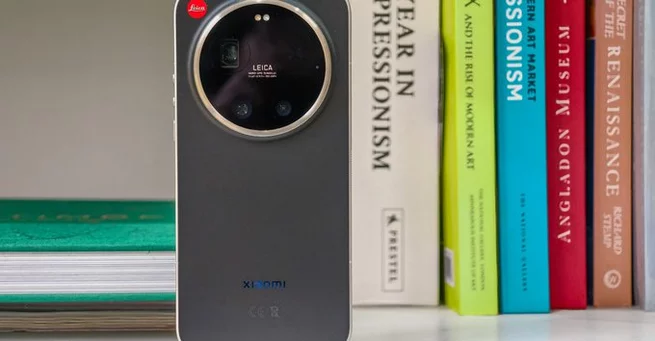 Xiaomi Leica Leitzphone Blurs Line Between Phone and Camera