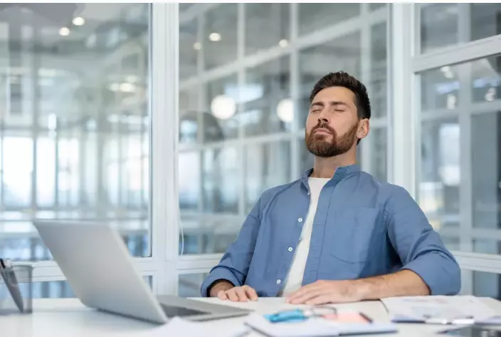 Five-Minute ‘Micro-Chillers’ Keep You Steady During The Workday