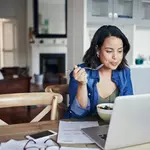 Eating at Your Desk? 4 Energy Management Fixes to Beat Burnout