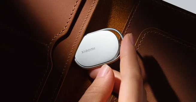 Xiaomi Tag Tracker Clips On—No Case Needed