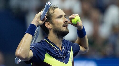 Medvedev Unseats Alcaraz To Book Djokovic Rematch In Final