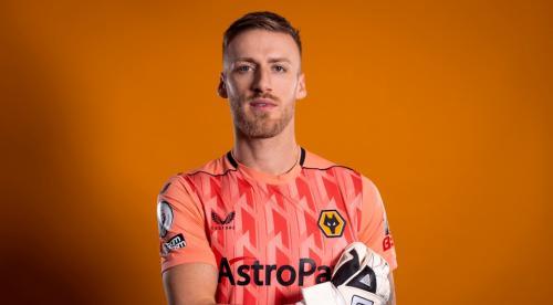 Wolves Sign Goalkeeper Bentley From Bristol City