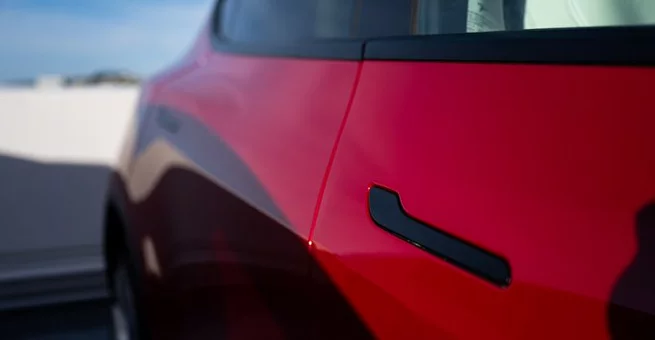 Tesla Door Handles Under Fire After Fatal Crash