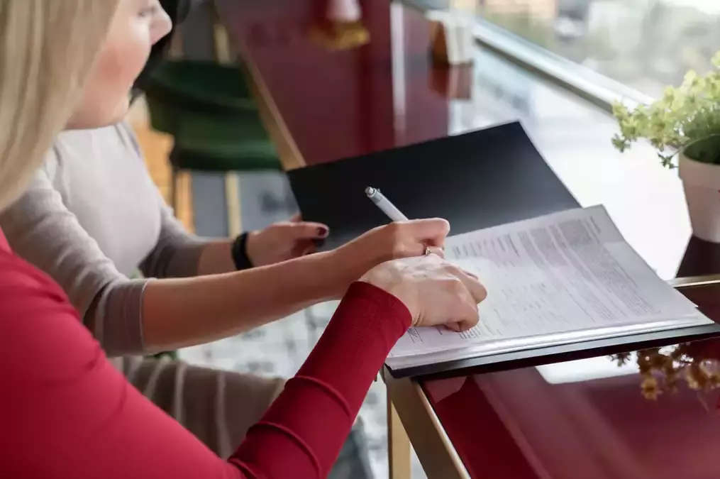 Why Opt For a Professional Notary Public in Roseville for Significant Documentation?