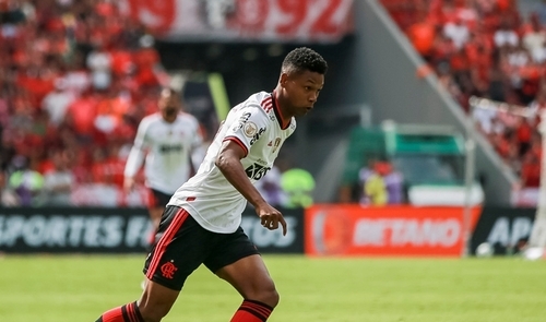 Palace Sign Attacker Franca From Flamengo