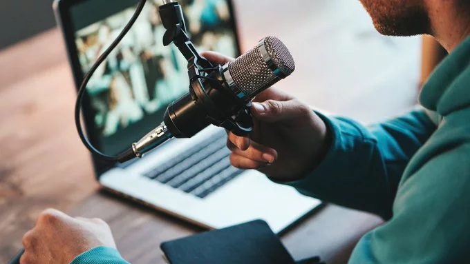 Why AI Podcasts Can’t Replace the Magic of Human Hosts